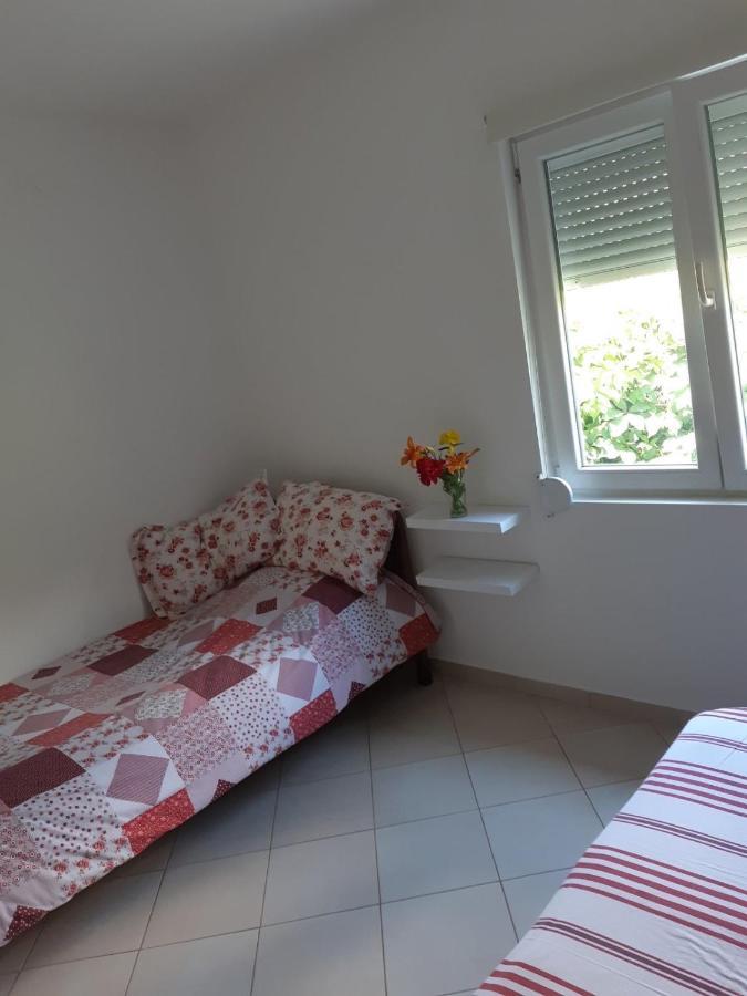 Cvjetni Apartmani Cetinje Bagian luar foto
