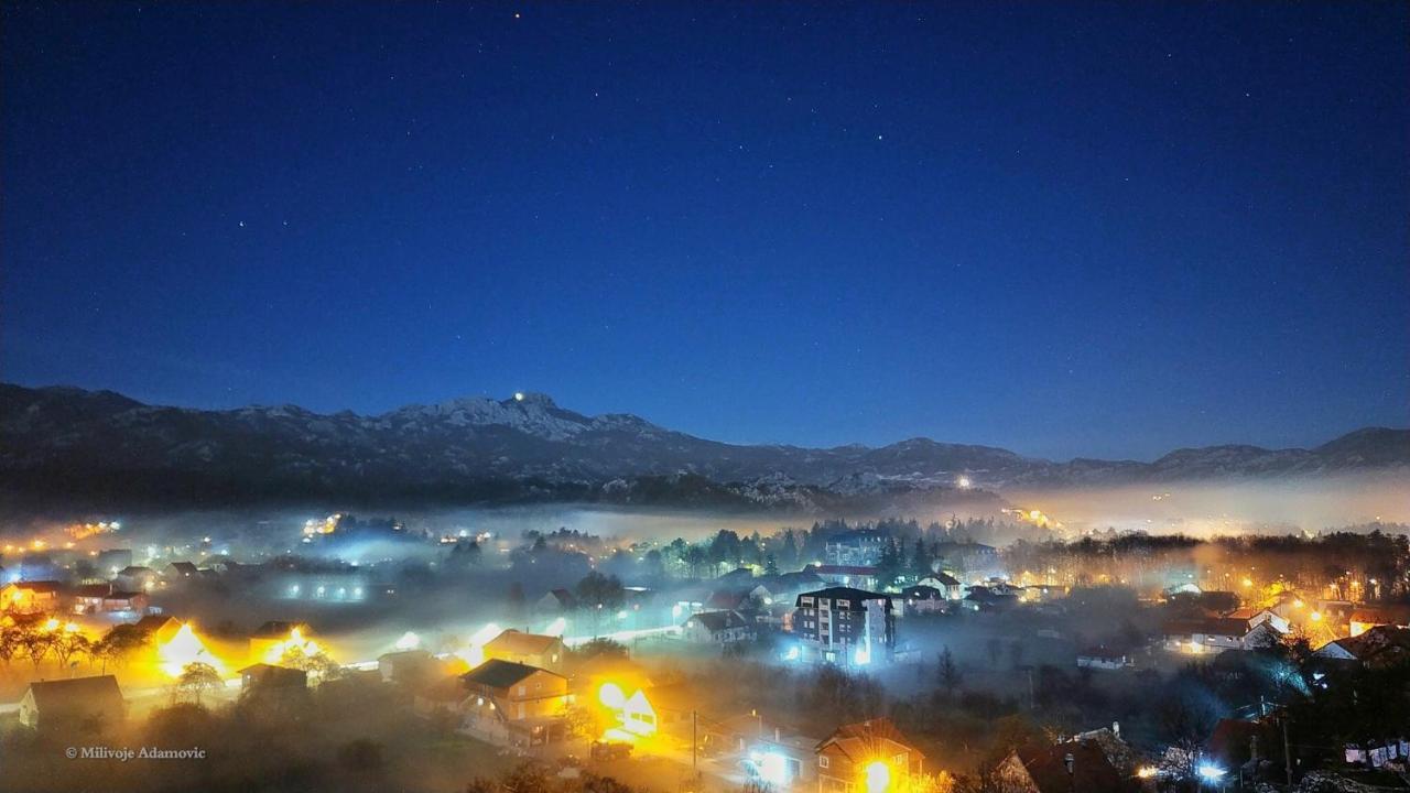 Cvjetni Apartmani Cetinje Bagian luar foto